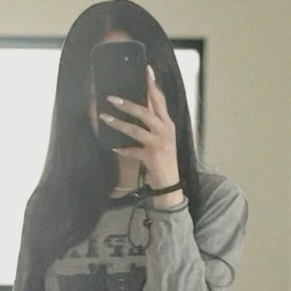 Meet your Posher, Mia - Picture 1 of 1